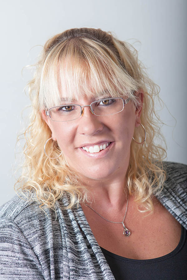 Kristen Angell headshot